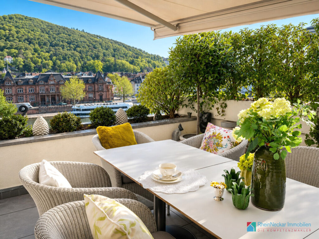 Terrasse mit Markise