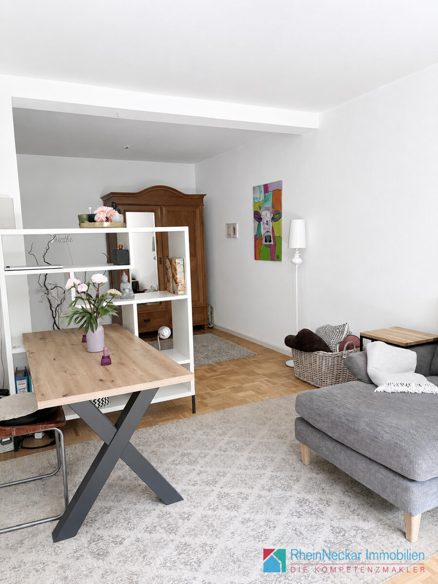 Wohn-, Ess- und Arbeitsbereich