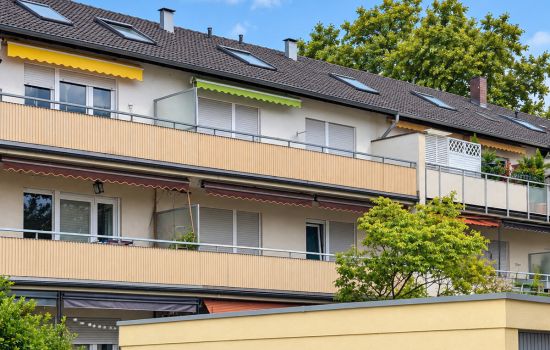 Rückansicht mit Balkon